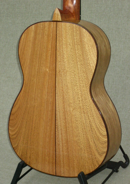 2A-Trebol Arias Guitar